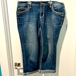 Classic Blue Women's Cropped Jeans